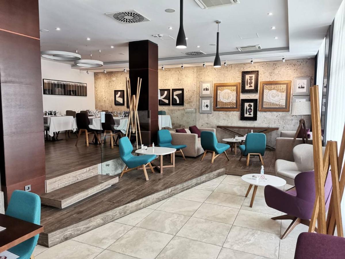 New City Hotel & Restaurant Ni Exterior foto