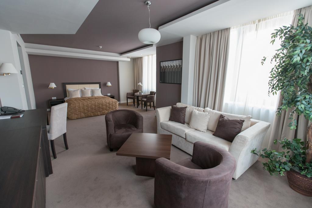 New City Hotel & Restaurant Ni Exterior foto